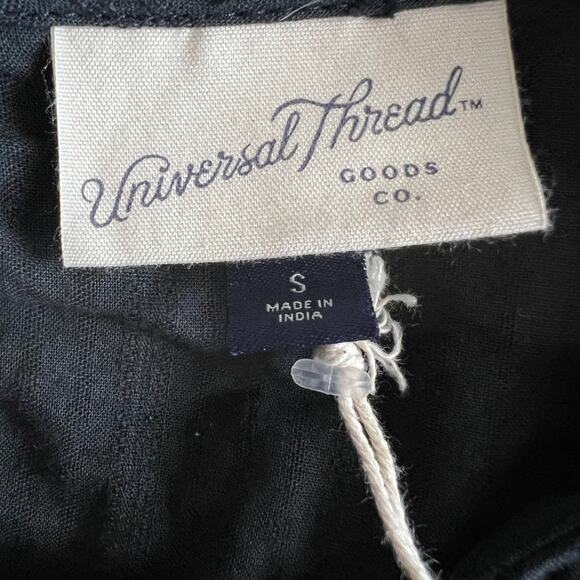 Universal Thread Women's Puff Sleeve Embroidered Ruffle Top - Size Small - NWT - Picture 2 of 9